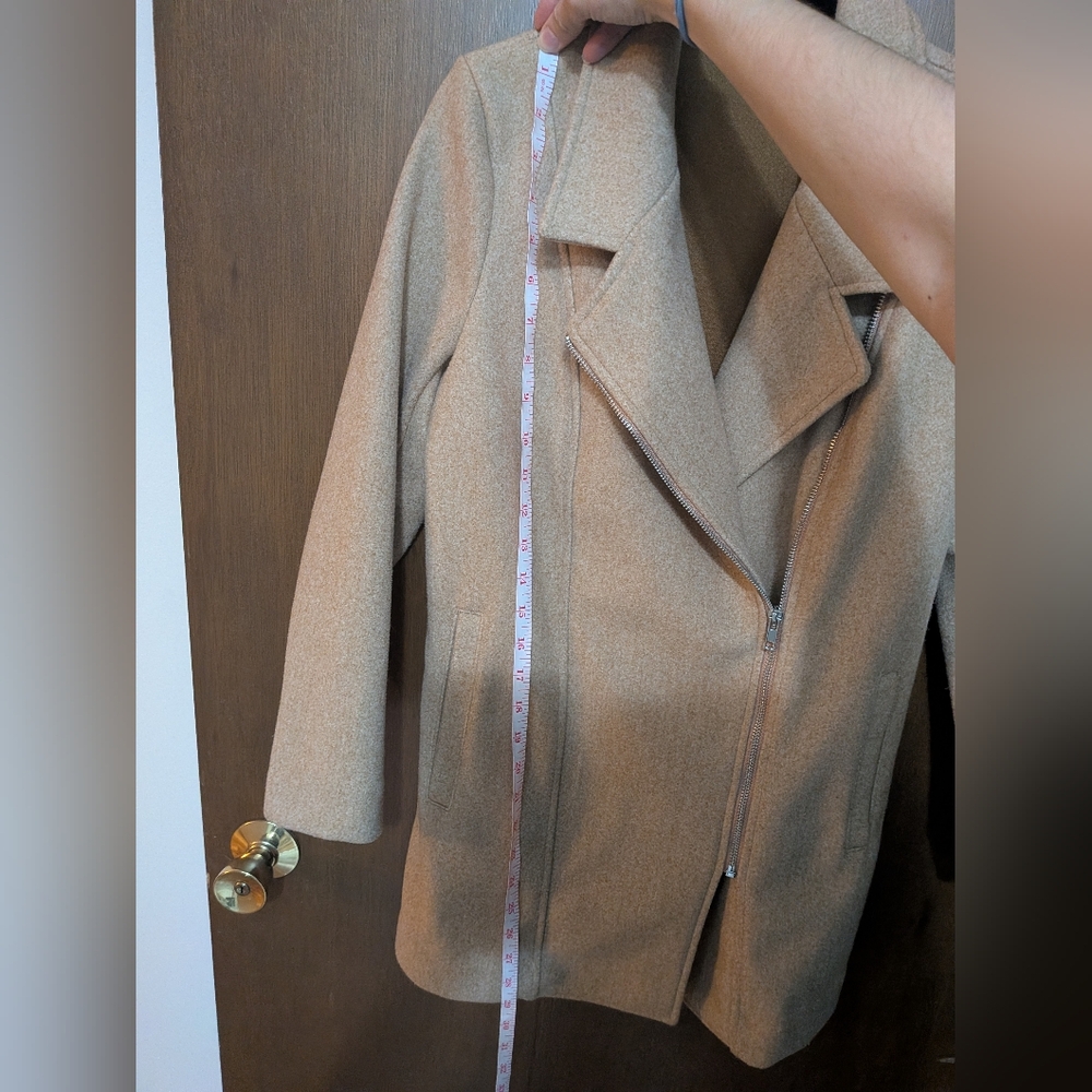 Banana Republic Tan Trench Coat - Picture 6 of 10